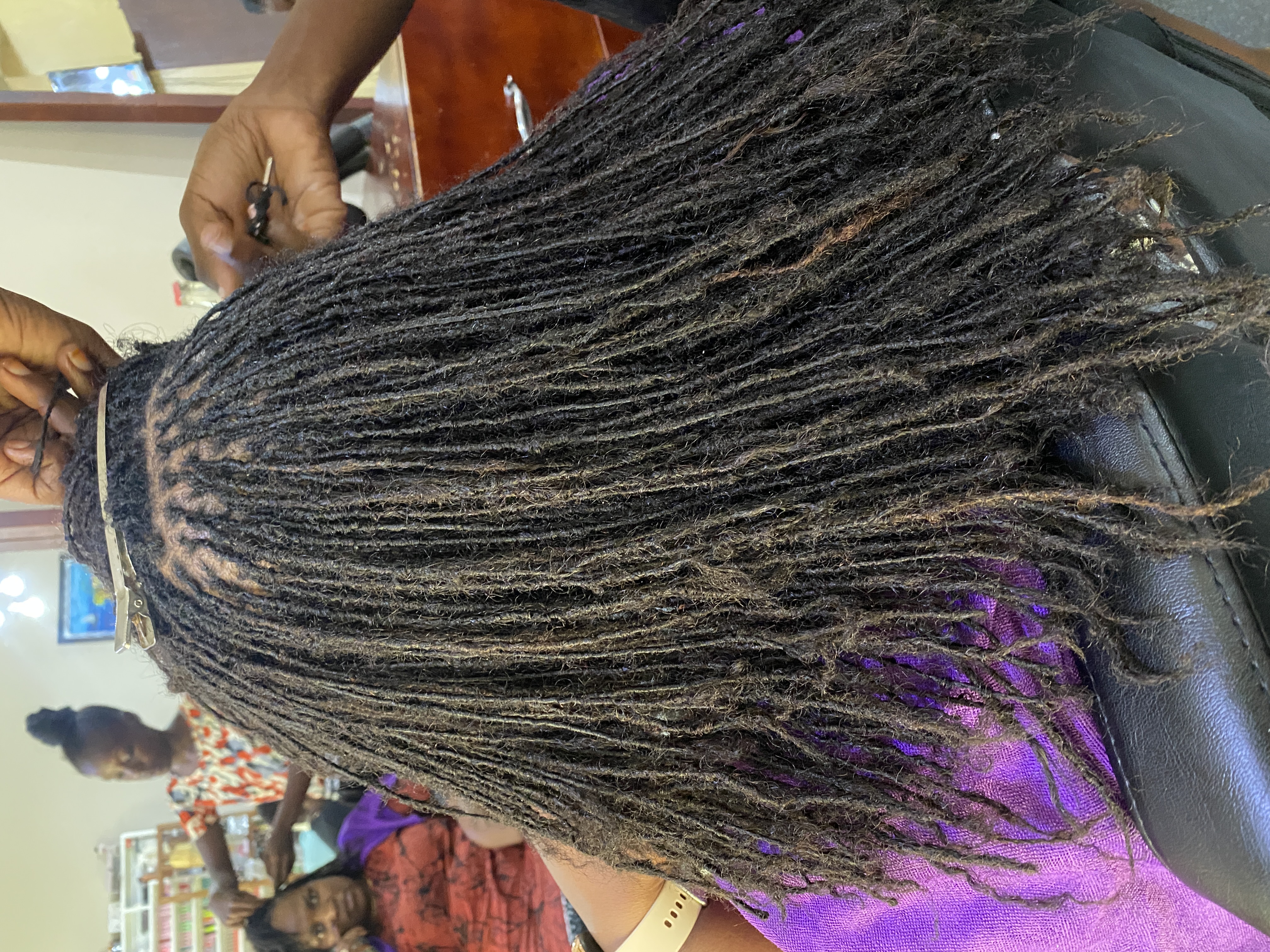 Microlocks Installation on Relaxed Hair: How Microlocks Extensions Make It Possible