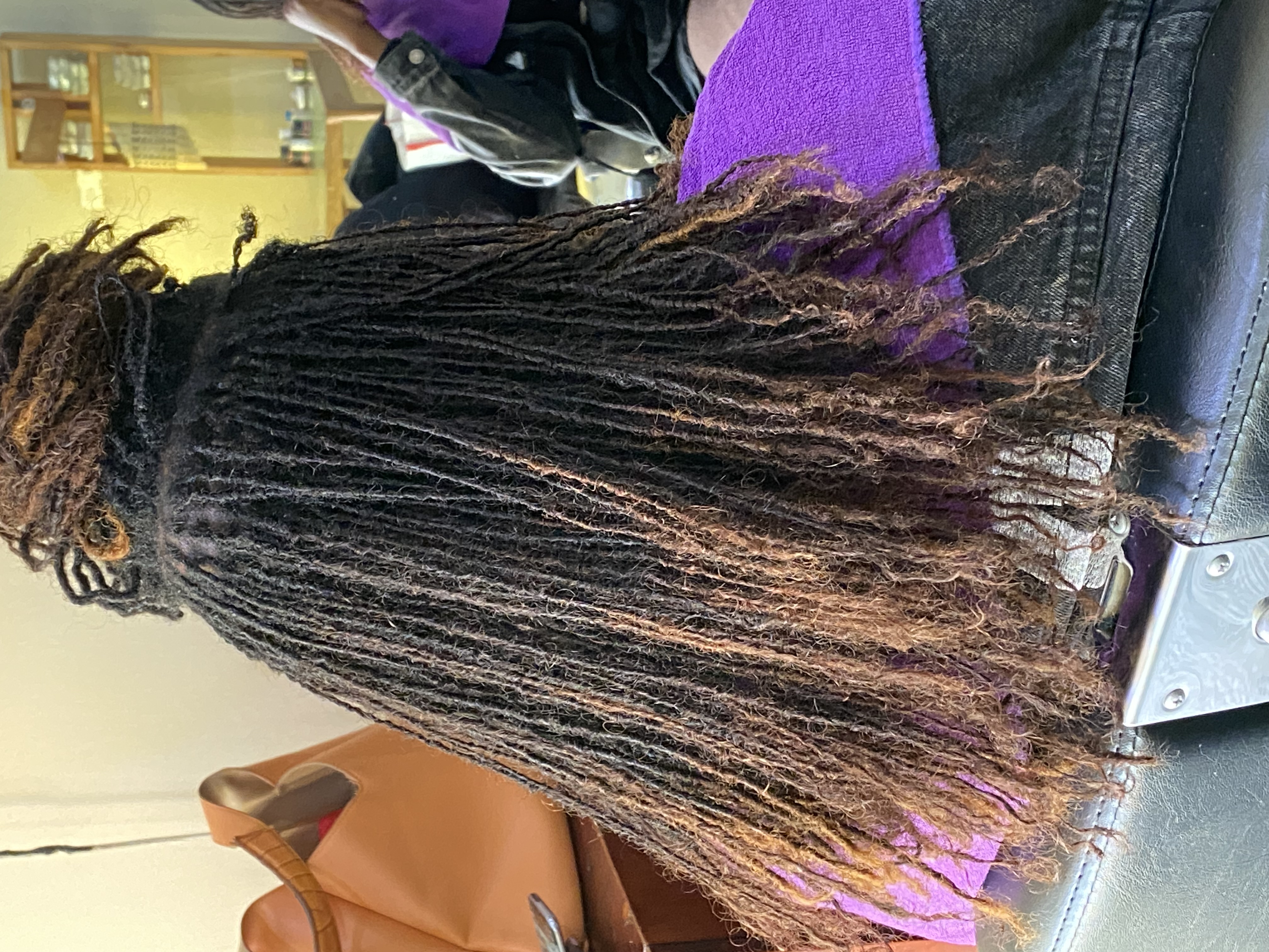Microlocks Installation on Relaxed Hair: How Microlocks Extensions Make It Possible
