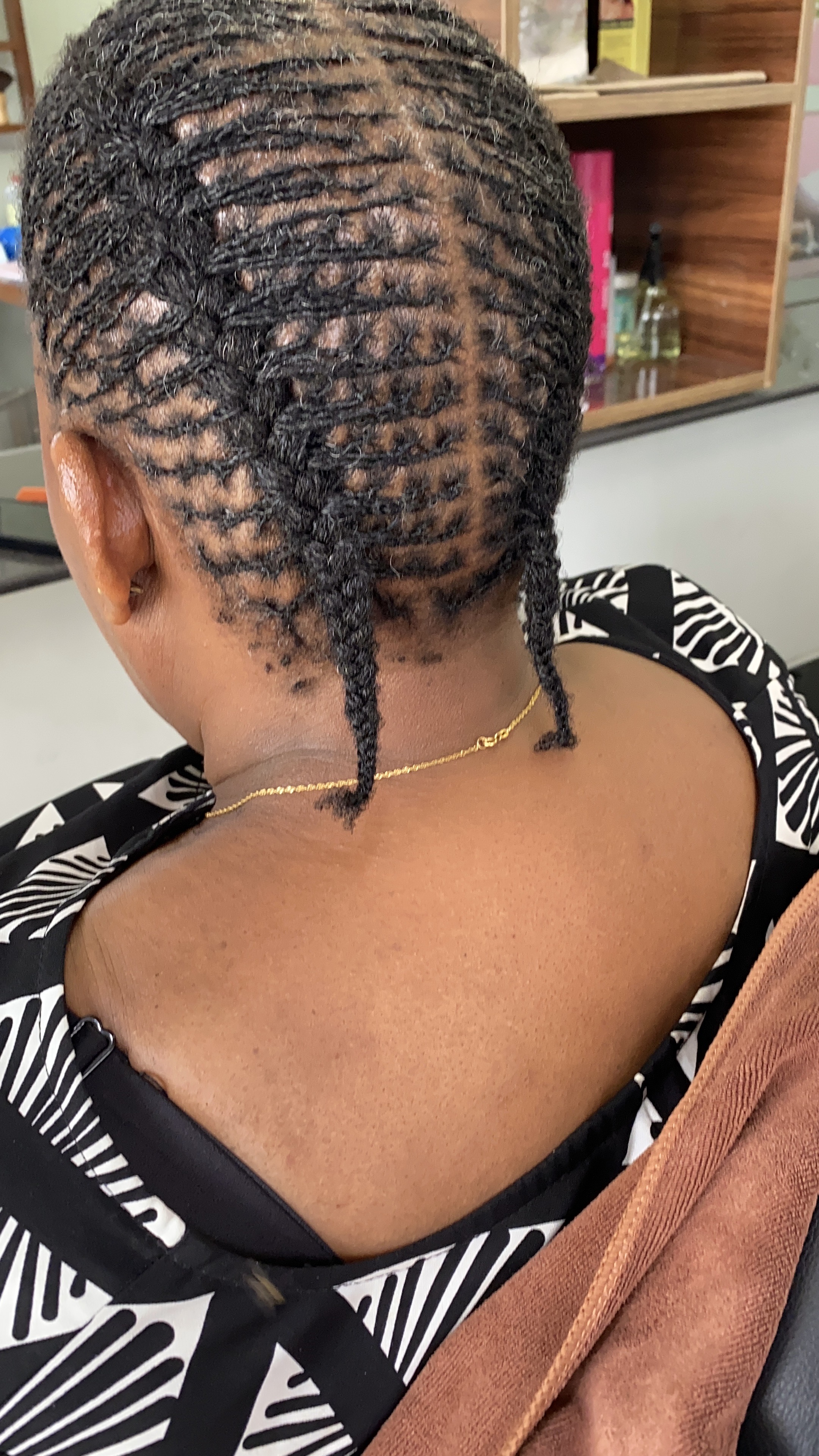 Microlocks Styling: Discover the Versatility of Your Locks